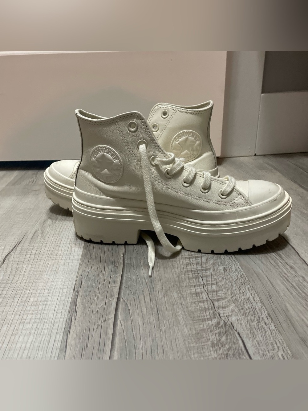 Converse Women’s Lace-Up Chunky Lug High-Top Boots - White
